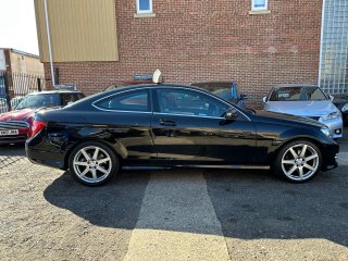/photos/8597/8aa5f2bd-83b0-2511-7c9d-1e925f103ba4_i320x240.jpg